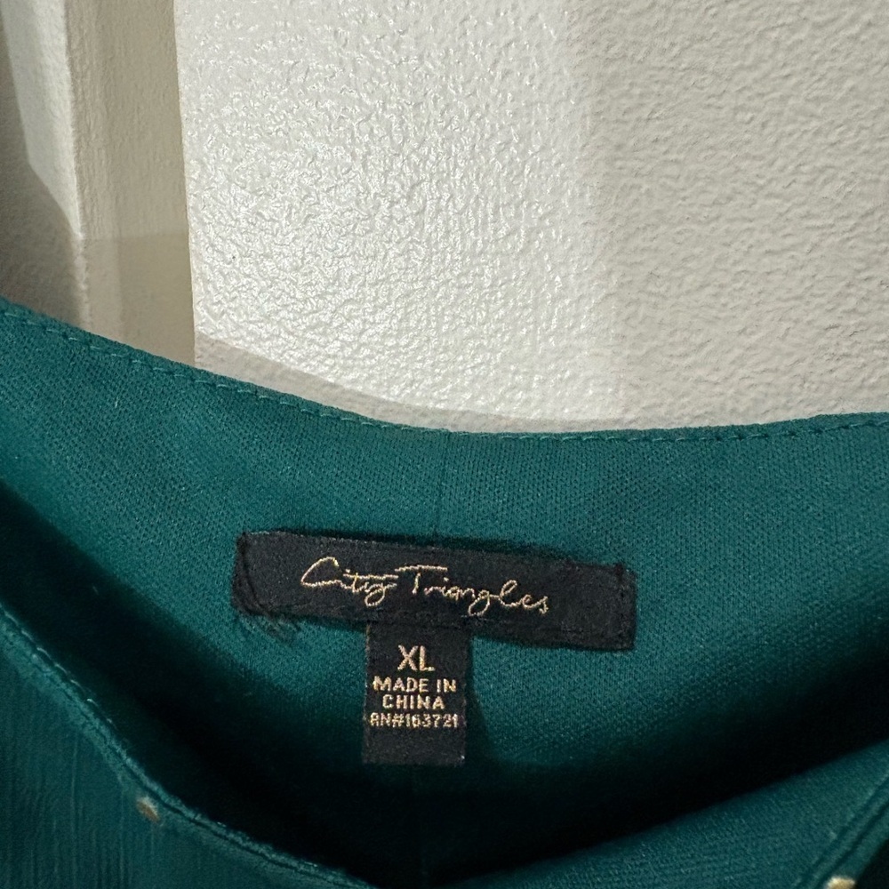 Elegant Green Dress with Sparkling Accents​ - Picture 8 of 8